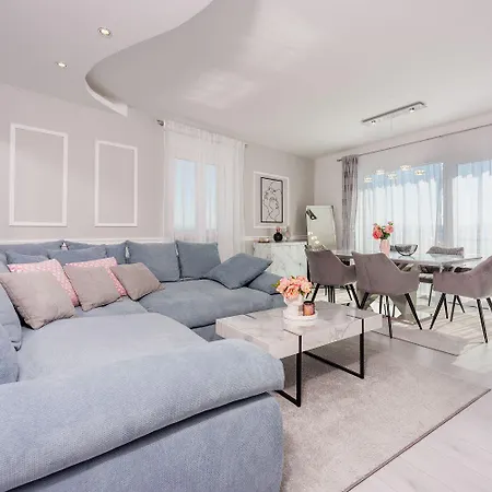 Exquisites Nur 350 Meter Zum Mit Herrlichem Meerblick, Privatparkplatz, Wifi Crikvenica