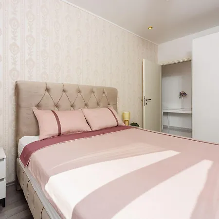 Apartment Exquisites Nur 350 Meter Zum Mit Herrlichem Meerblick, Privatparkplatz, Wifi *