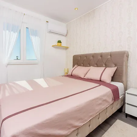 Exquisites Nur 350 Meter Zum Mit Herrlichem Meerblick, Privatparkplatz, Wifi *
