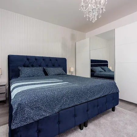 Exquisites Nur 350 Meter Zum Mit Herrlichem Meerblick, Privatparkplatz, Wifi Apartment