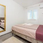 Exquisites Nur 350 Meter Zum Mit Herrlichem Meerblick, Privatparkplatz, Wifi *