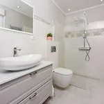 Appartamento Exquisites Nur 350 Meter Zum Mit Herrlichem Meerblick, Privatparkplatz, Wifi