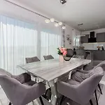 Exquisites Nur 350 Meter Zum Mit Herrlichem Meerblick, Privatparkplatz, Wifi Appartamento *