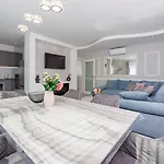 Exquisites Nur 350 Meter Zum Mit Herrlichem Meerblick, Privatparkplatz, Wifi Crikvenica