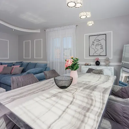 Apartmán Exquisites Nur 350 Meter Zum Mit Herrlichem Meerblick, Privatparkplatz, Wifi Crikvenica
