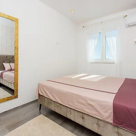 Exquisites Nur 350 Meter Zum Mit Herrlichem Meerblick, Privatparkplatz, Wifi *