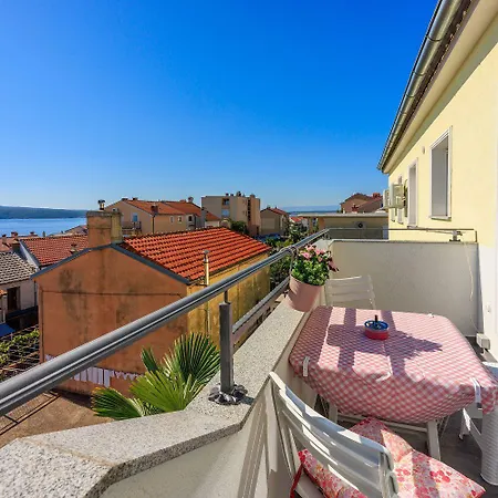 Appartamento Exquisites Nur 350 Meter Zum Mit Herrlichem Meerblick, Privatparkplatz, Wifi Crikvenica